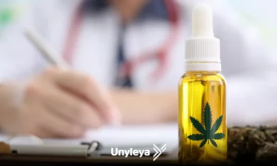 Médico prescreve receita com óleo de cannabis