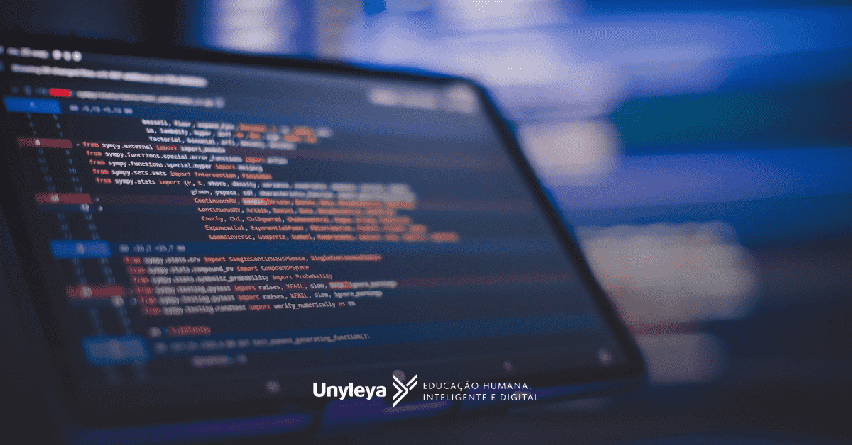 Programador: o que faz, quanto ganha, qual graduação e onde estudar?