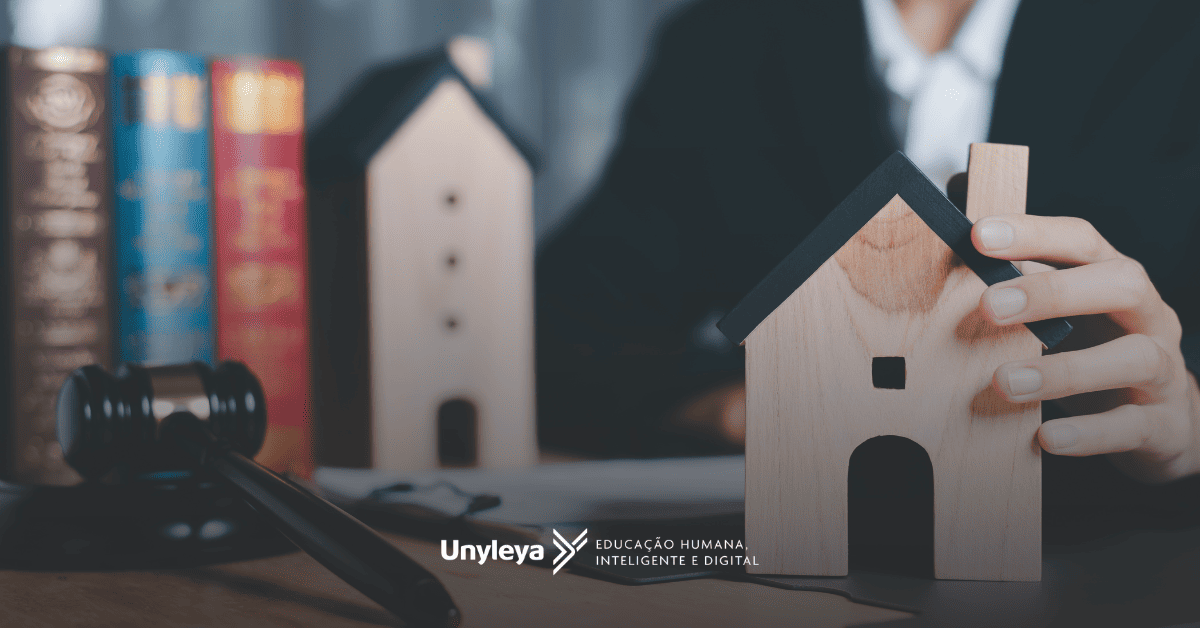 Quanto ganha um advogado imobiliário?