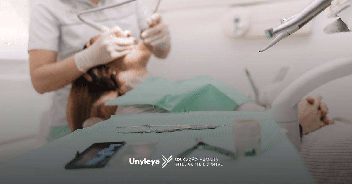  Implantodontista: como ganhar mais nessa carreira