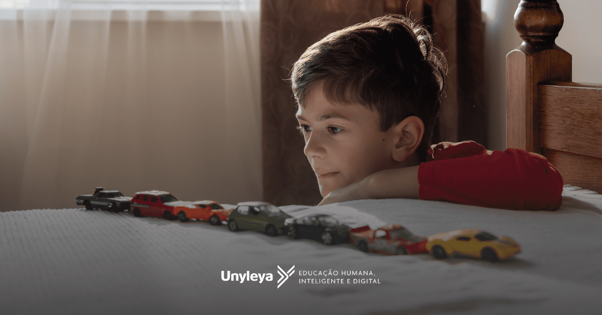 Autismo: o que é, causas, como identificar e mais informações